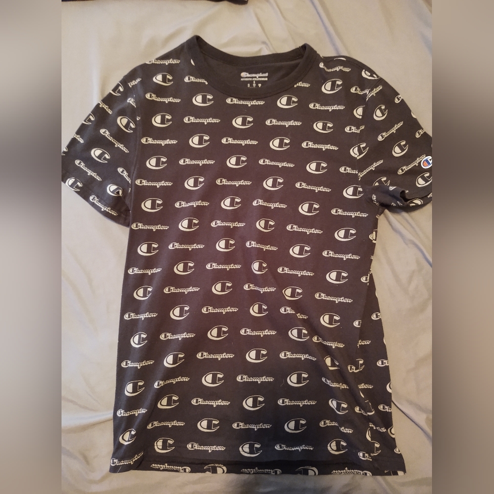 Champion T-shirt Men's Small T-shirt.  Excellent Condition.